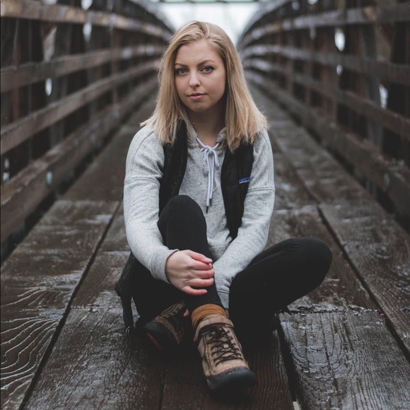 Meet your Posher, Tiffany - Picture 3 of 7